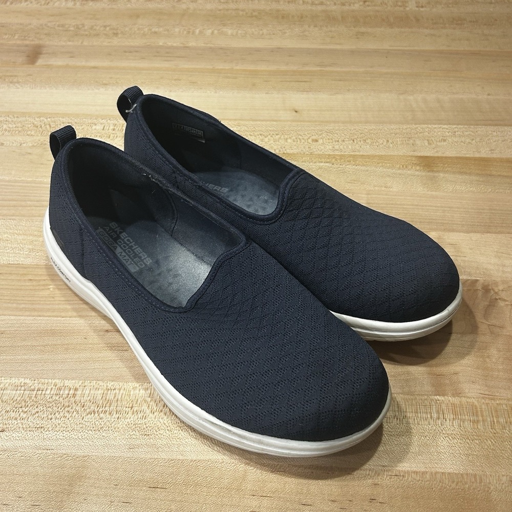 Skechers On-The-Go Dreamy Navy Blue Knit Slip On Walking Shoes Women Sz 7